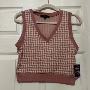NWT mixed thread vest size large